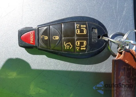 2013 Dodge Grand Caravan Sxt z USA, uszkodzony, nr VIN 2C4RDGCG3DR795795